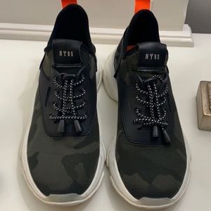 Steve Madden Camo Myles sneaker